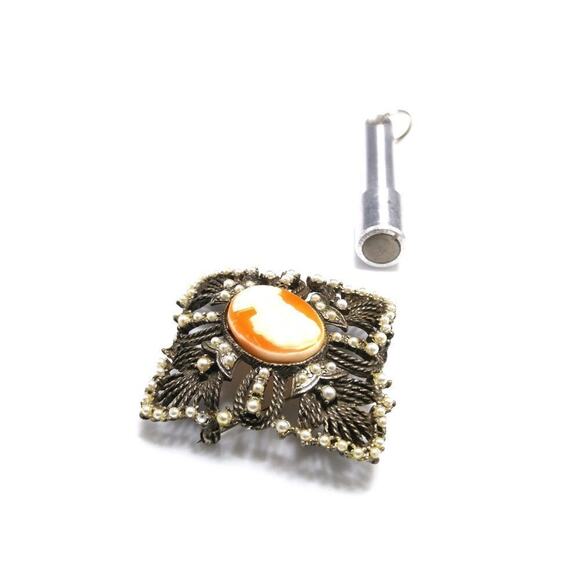 Vintage Cameo Lucite Brooch Pendant Faux Pearl Gold Tone Victorian Style - Picture 7 of 7